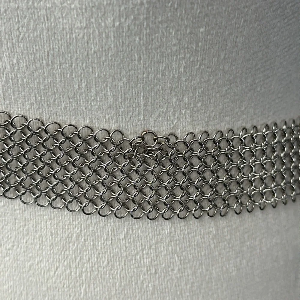 Chanel vintage “RARE” chain mail waist pouch. Spring 1999. - Picture 6 of 9